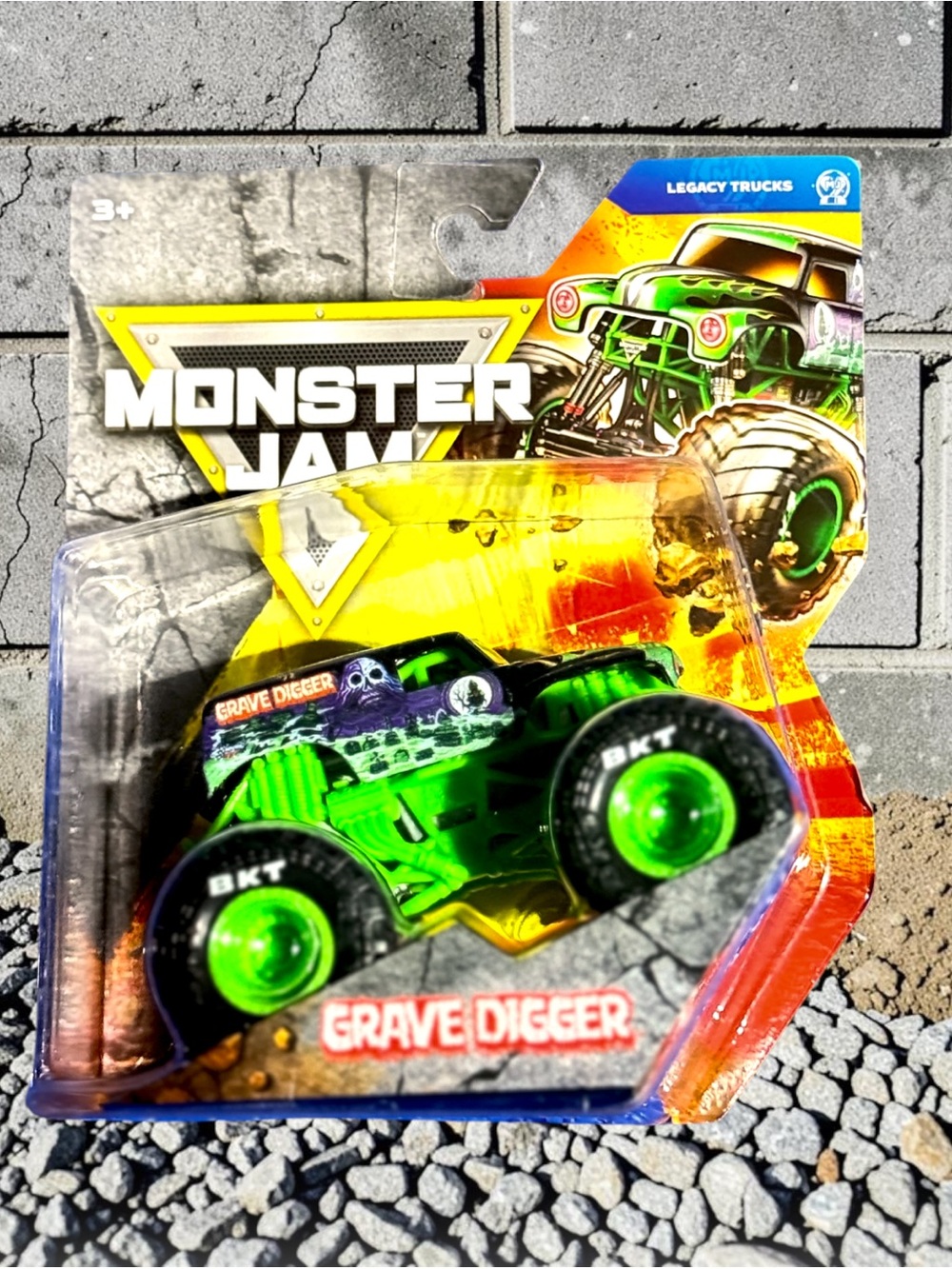 Monster Jam Grave Digger Legacy Trucks 1:64 Scale Die-Cast Vehicle